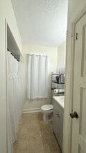 221 Walnut St, Unit Apartment D in Lawrenceburg, IN - Building Photo - Building Photo