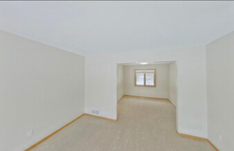 2302 Leyland Cir in Woodbury, MN - Building Photo - Building Photo
