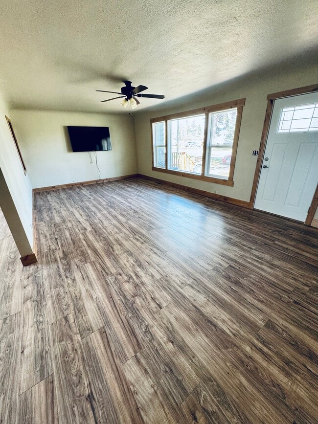 114 Sleepy Hollow Rd in Kalispell, MT - Foto de edificio - Building Photo