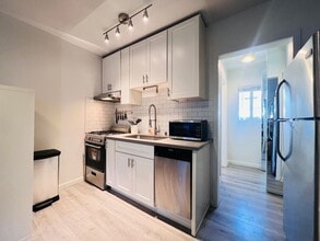 5525 Harold Way in Los Angeles, CA - Building Photo - Building Photo