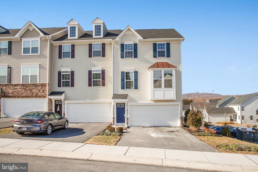 1535 Wilmer Park Ln in Frederick, MD - Foto de edificio