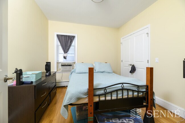 395 Washington St, Unit 1 in Somerville, MA - Foto de edificio - Building Photo