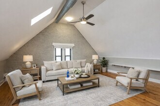 2308 N Southport Ave in Chicago, IL - Building Photo - Building Photo