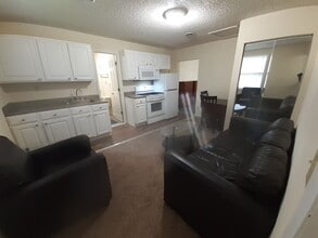 Castle Property Services in Champaign, IL - Foto de edificio - Building Photo