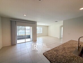 32688 Kobuk Valley Ave in Wesley Chapel, FL - Building Photo - Building Photo