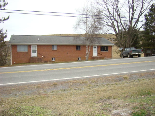 3389 Buchanan Hwy in Tazewell, VA - Building Photo