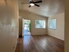 35 Rose Ln in Redding, CA - Building Photo - Building Photo