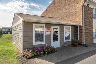 Meadow Creek Apartments in Richmond, VA - Building Photo - Building Photo