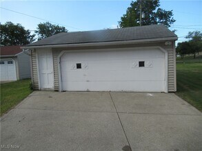 39 Eldred Ave in Bedford, OH - Building Photo - Building Photo