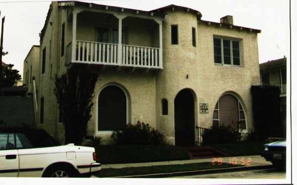 222 Grand Ave in Long Beach, CA - Building Photo