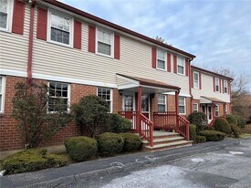 1283 Hope St in Stamford, CT - Building Photo