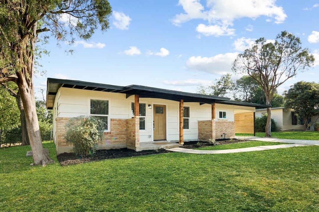 462 Springwood Ln in San Antonio, TX - Building Photo