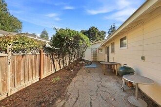 429 Pope St in Menlo Park, CA - Building Photo - Building Photo