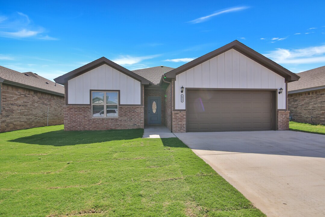 6923 17th St in Lubbock, TX - Building Photo