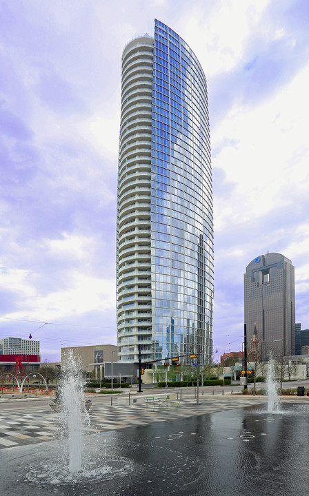 Museum Tower in Dallas, TX - Foto de edificio