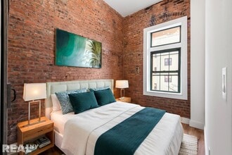 16 Howard Ave in Brooklyn, NY - Building Photo - Building Photo