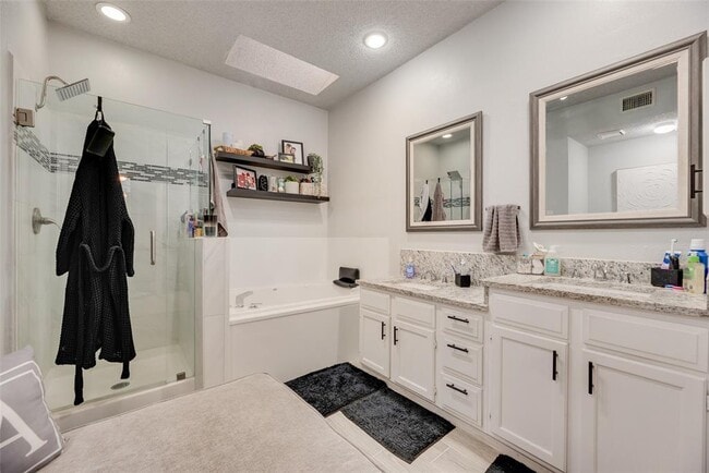 4477 Sierra Dr in Grand Prairie, TX - Building Photo - Building Photo