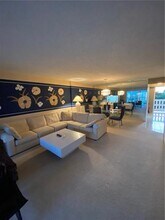 101 SE 3rd Ave in Dania Beach, FL - Building Photo - Building Photo