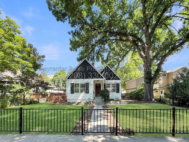 property at 2124 N 15th St