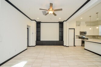 1555 Rustling Creek Dr in Missouri City, TX - Building Photo - Building Photo