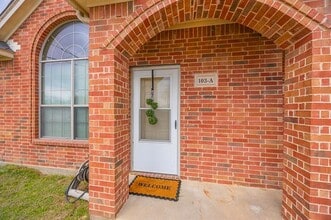 103 Janis St in Alvarado, TX - Building Photo - Building Photo