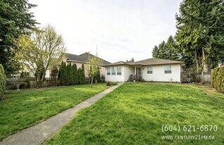 7877-7168 168 St in Surrey, BC - Building Photo