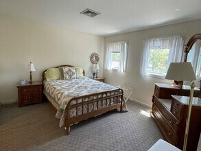 15 Hammersmith Rd in Newport, RI - Foto de edificio - Building Photo