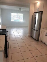 300 NW 97th St in Miami, FL - Building Photo - Building Photo