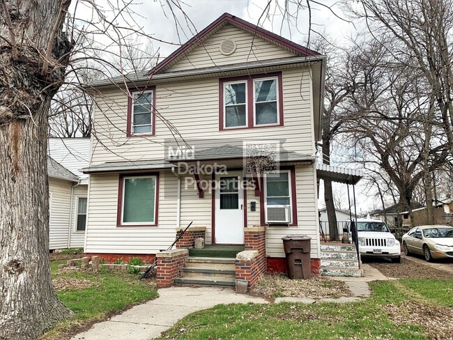 property at 216 E 5th Ave