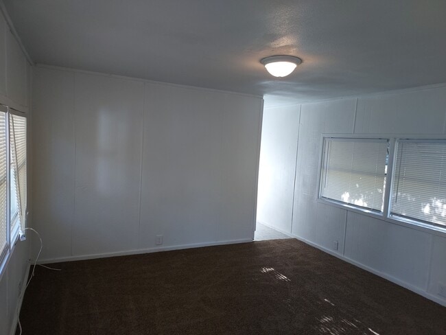 826 Queens Dr in Tool, TX - Building Photo - Building Photo
