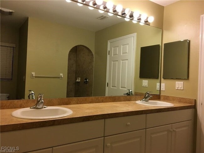2923 NW 10th St in Cape Coral, FL - Building Photo - Building Photo