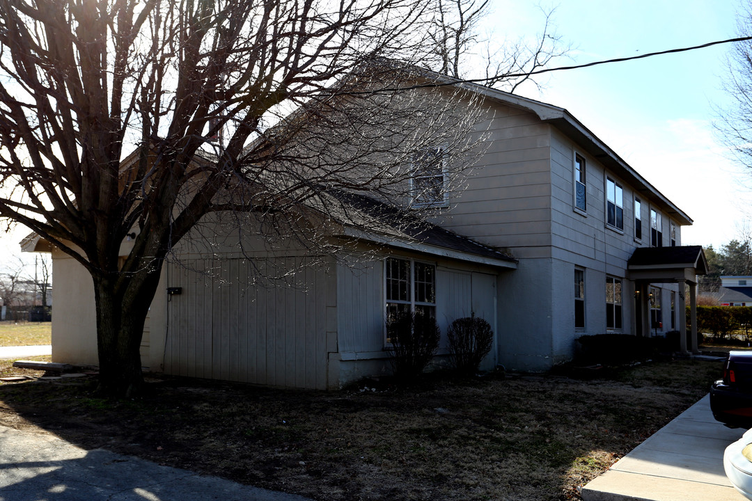 209 E 20th St in Hopkinsville, KY - Building Photo