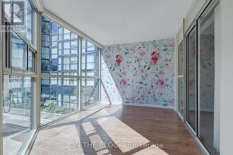 701 King St W in Toronto, ON - Building Photo - Building Photo