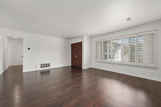 414 Conestoga Way in San Jose, CA - Building Photo - Building Photo