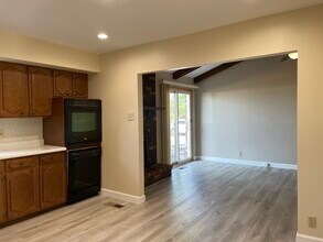 5819 Oak Branch Dr in St. Louis, MO - Foto de edificio - Building Photo