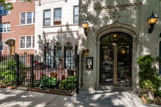 Winthrop Terrace in Chicago, IL - Foto de edificio - Building Photo