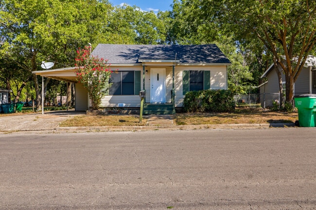 property at 1021 Moss St