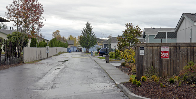 Mobile Home Park in Sumner, WA - Building Photo - Building Photo