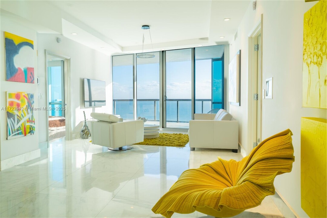 17121 Collins Ave, Unit 3306 in Sunny Isles Beach, FL - Building Photo