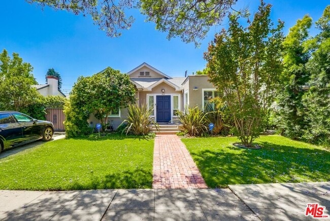 403 N Bronson Ave in Los Angeles, CA - Building Photo - Building Photo