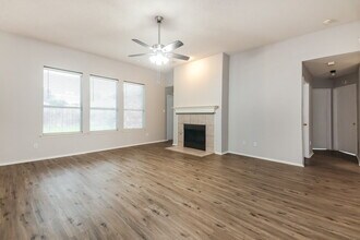 114 Redbud Dr in Forney, TX - Building Photo - Building Photo