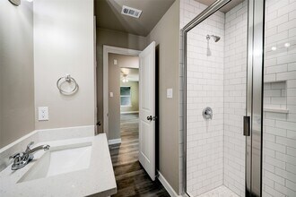 8817 Emmott Rd in Houston, TX - Building Photo - Building Photo
