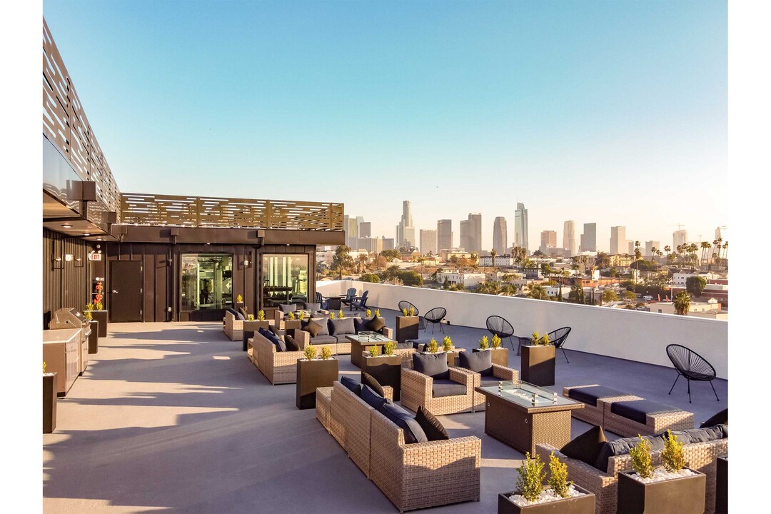 Encore Echo Park in Los Angeles, CA - Building Photo