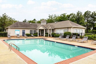 Southaven Pointe in Southaven, MS - Foto de edificio - Building Photo