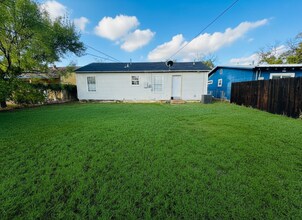906 N Bishop St in San Angelo, TX - Building Photo - Building Photo