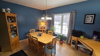 126 Pinecrest Rd in Litchfield, NH - Building Photo