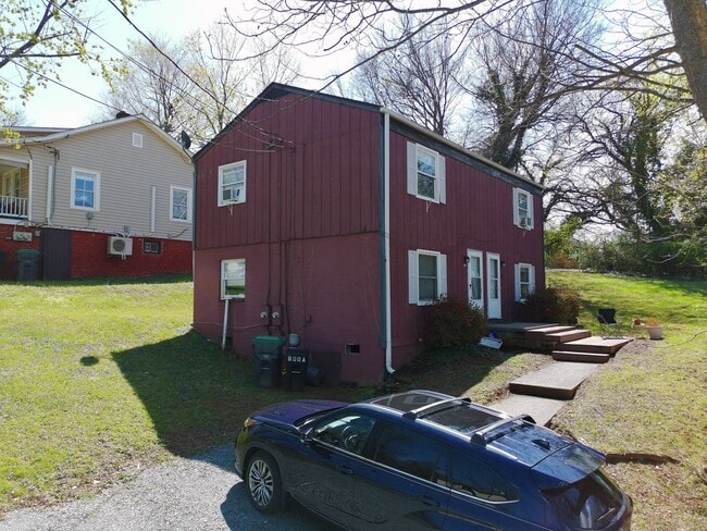 800 Castalia St in Charlottesville, VA - Building Photo - Building Photo
