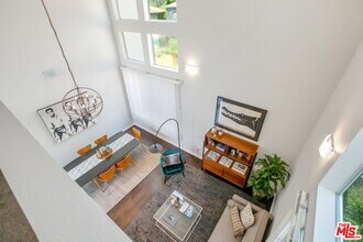 2393 Silver Lake Blvd in Los Angeles, CA - Building Photo - Building Photo