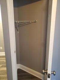 1607 Division St photo'