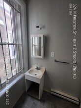 324 N Preston St-Unit -unit 2 Studio (2nd fl) in Philadelphia, PA - Foto de edificio - Building Photo